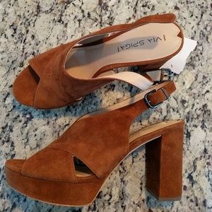 NWT Via Spiga Brown Suede heels, size 9.5M